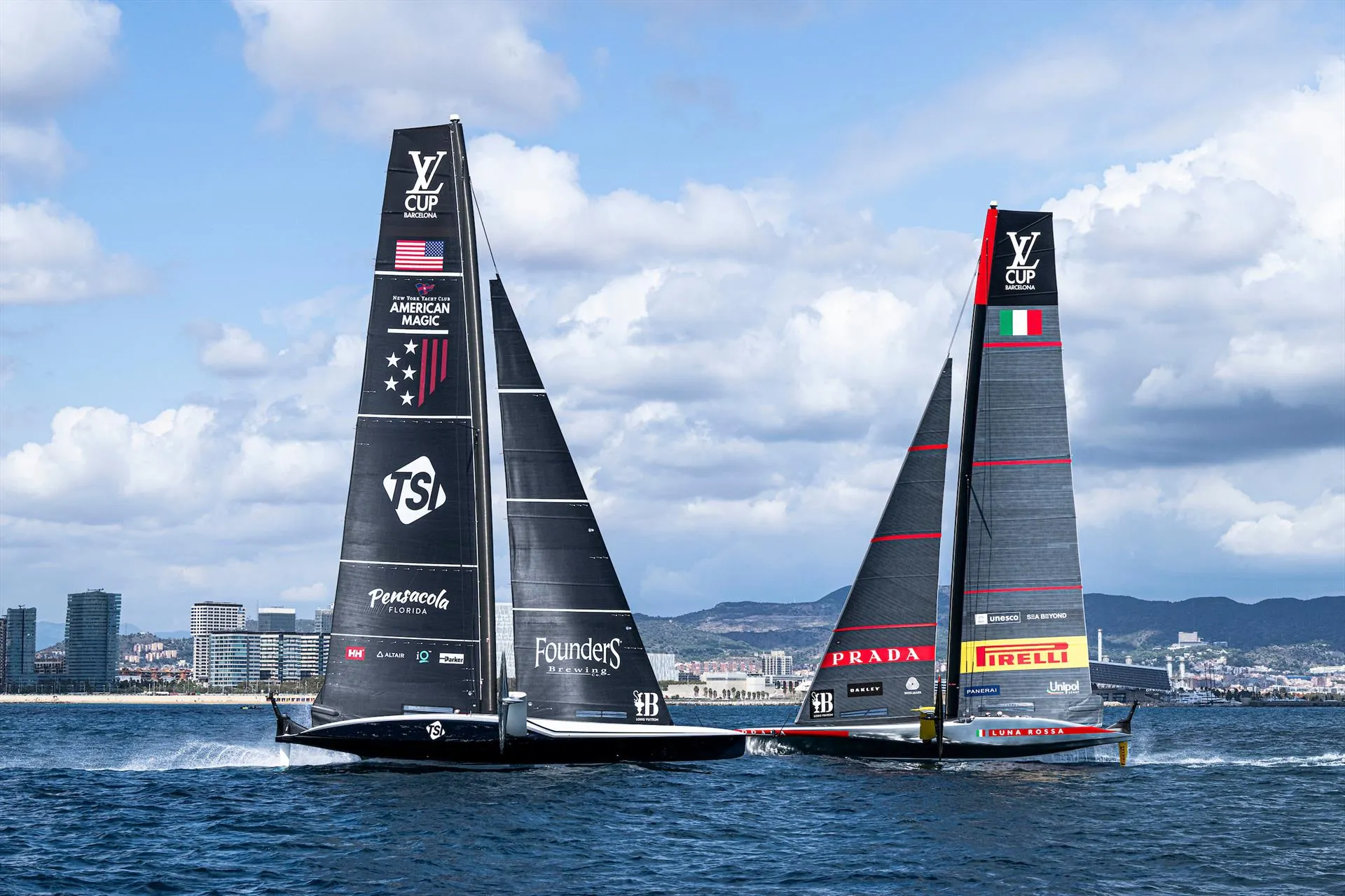 La compétition de la Louis Vuitton Cup a atteint son apogée hier avec la qualification de Luna Rossa Prada Pirelli pour la finale après une série de régates captivantes et dramatiques contre New York Yacht Club American Magic