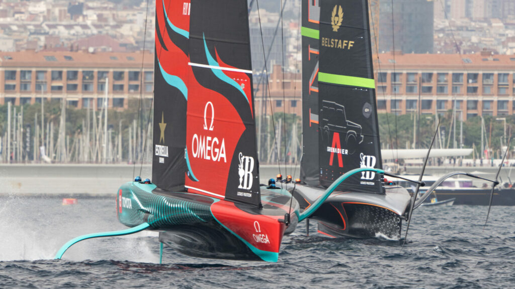 14 Octobre J4 - La Domination Kiwi Se Poursuit : Emirates Team New Zealand Prend une Avance de 4-0