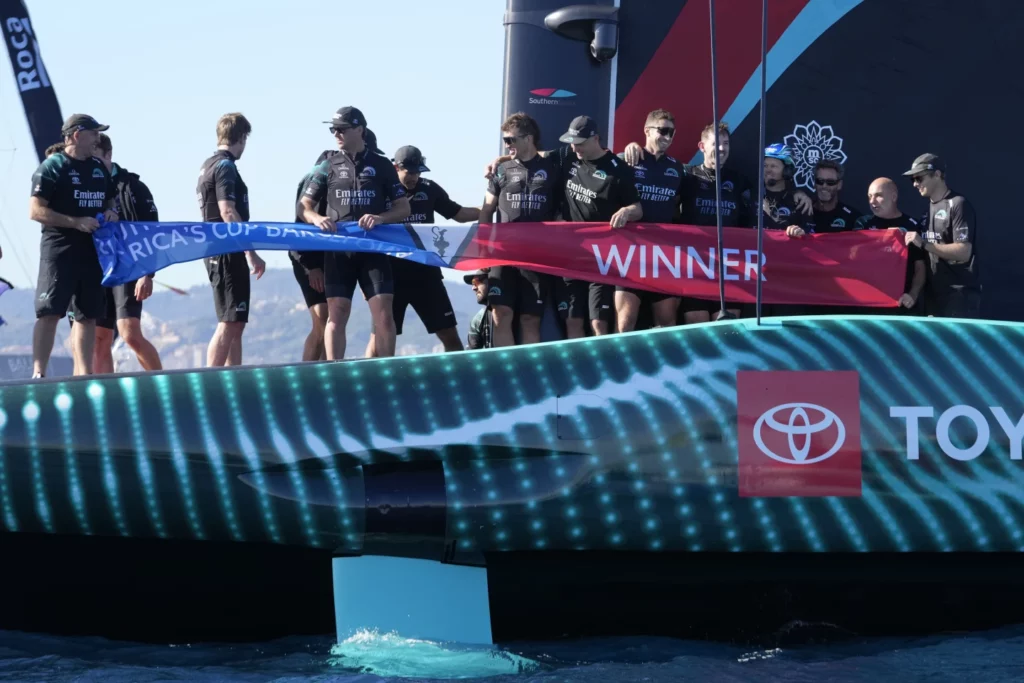 19 Octobre 2024 Team New Zealand remporte sa troisième Coupe de l'America consécutive