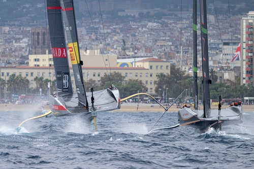 Duel-epique-a-Barcelone-INEOS-Britannia-prend-lavantage-dans-la-Louis-Vuitton-Cup-2-octobre-2024