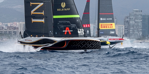 Duello epico a Barcellona - INEOS Britannia prende il vantaggio nella Louis Vuitton Cup - 2 ottobre 2024